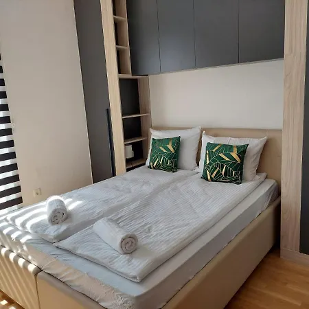 Riverside 아파트 *